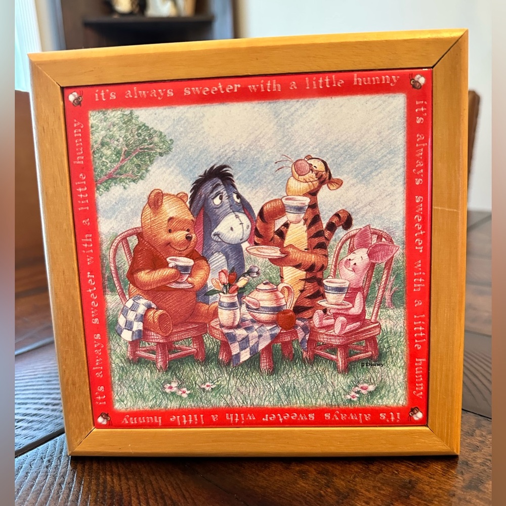 Vintage BRAND NEW DISNEY Winnie the Pooh & Friends Trivet Wall Decoration w hook